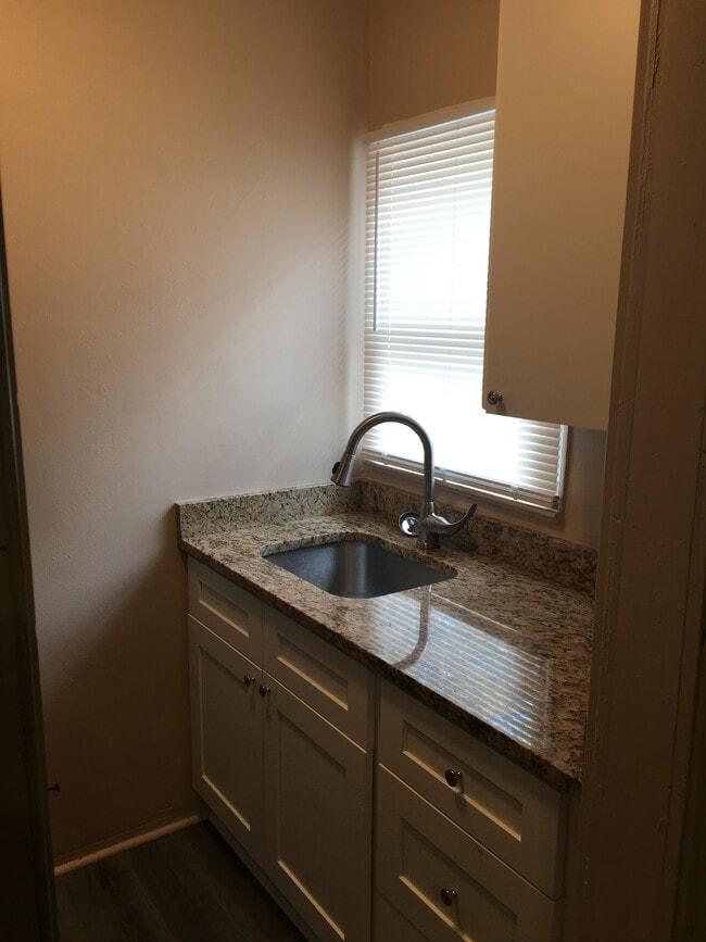 Photo - 609 SW 4th Ave Unit #2