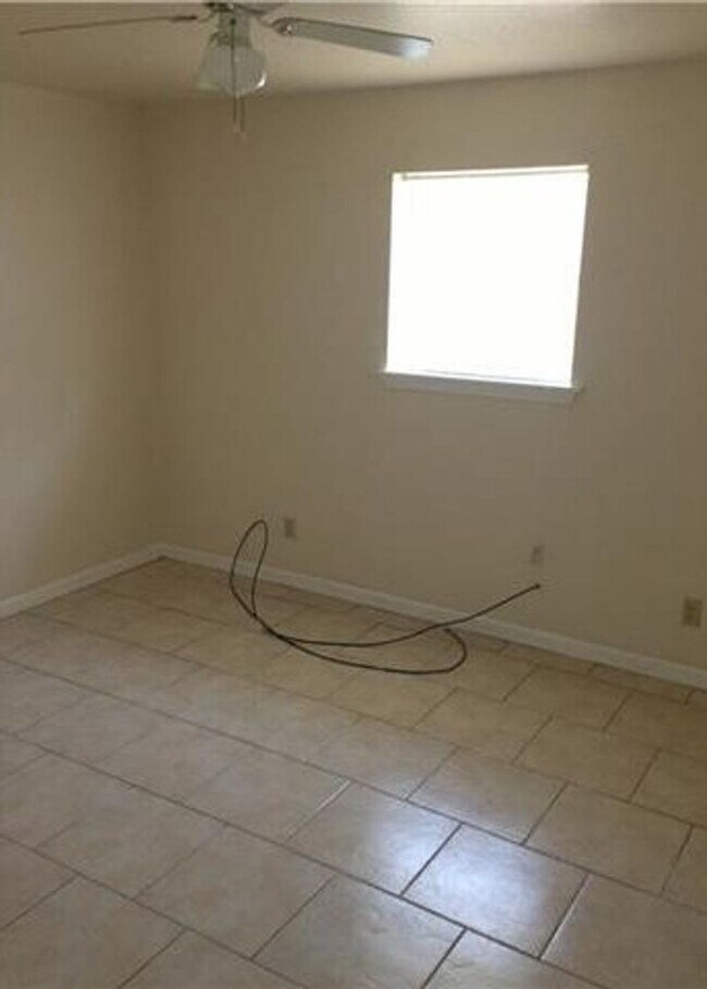 Photo - cdb4110 Unit 1