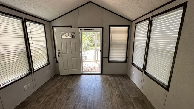 Photo - Cute Tiny Home on the Bayou!