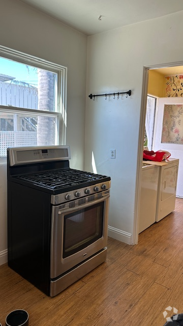Building Photo - 225 7th Ave Rental