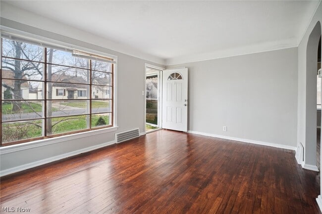 Photo - 14416 Krems Ave