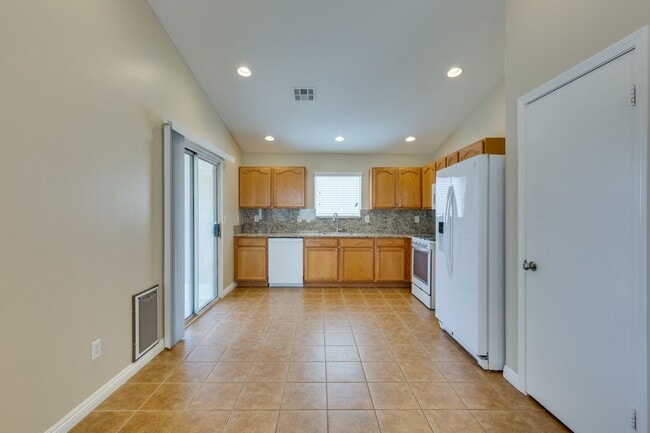 Photo - Single story 3 bedroom home in a lovely NW community