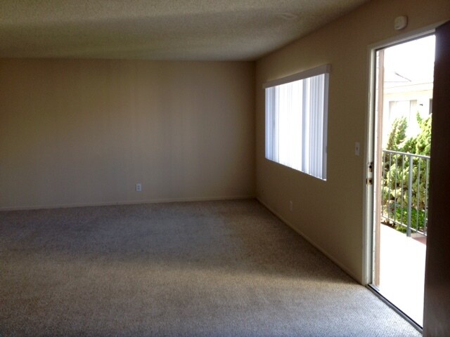 Dormitorio - 2115 Mathews Ave