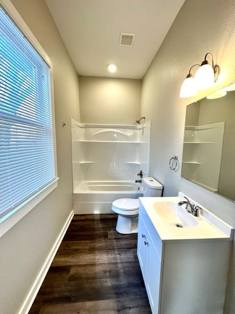 Photo - 1827 Proctor Ave