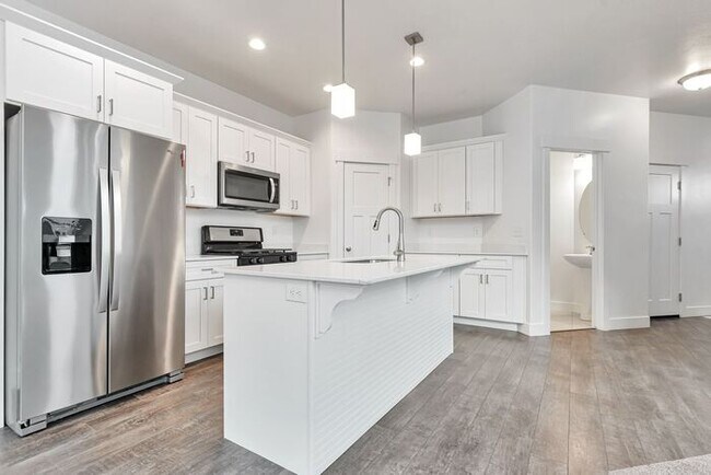 Photo - ROW END TOWNHOUSE W 2 CAR GARAGE + AMENITIES