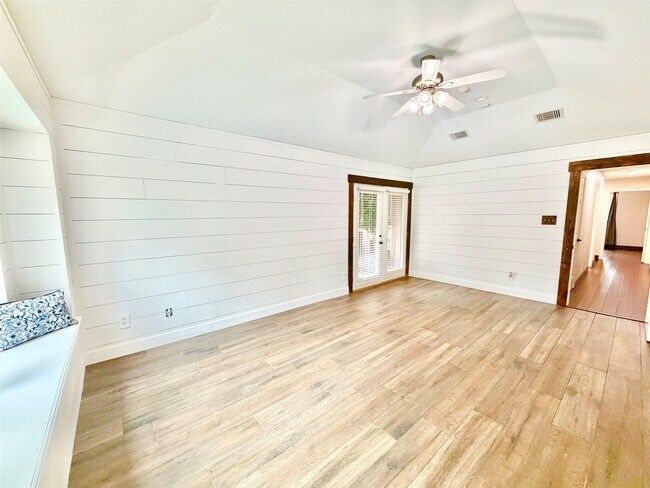 Photo - 18315 Forest Town Dr