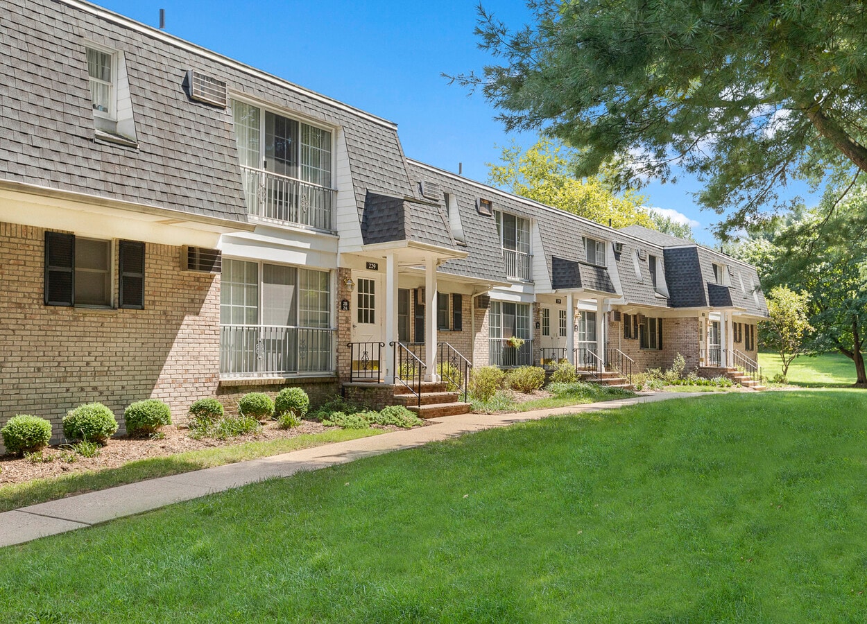 Village On The Green Apartments For Rent In River Vale