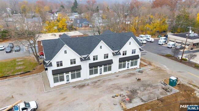 Photo - 445 Ramapo Valley Rd Unidad 2