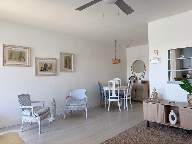 Photo - 3322 Cynthia Ln Unit 207