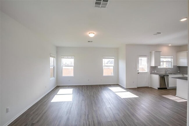 Photo - 140 Joe Kidd Ln