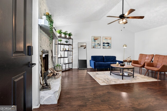 Photo - 11525 Matthews Trail