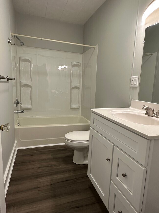 Bath - 59 Maytown Ave Townhome