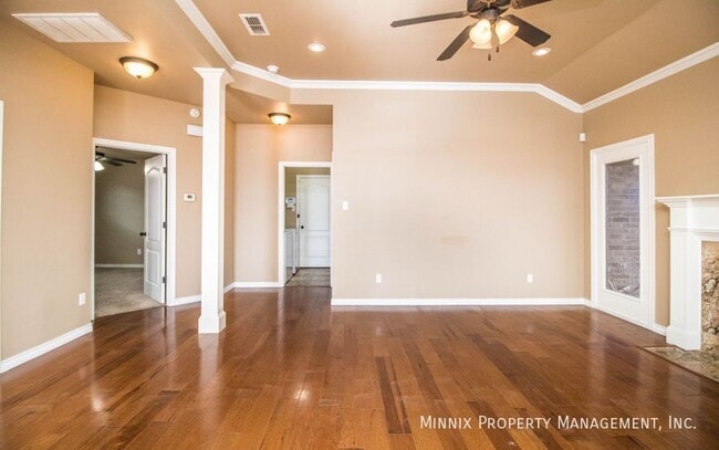 Photo - 5826 104th St