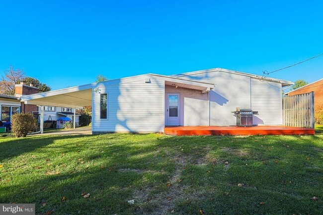 Photo - 2421 Lightfoot Dr