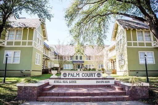Palm Court - Palm Court Apartments