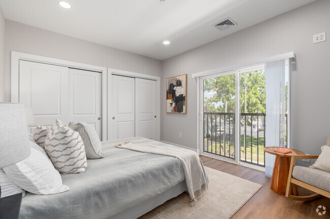 2BR, 2BA - 1,190SF - Bedroom