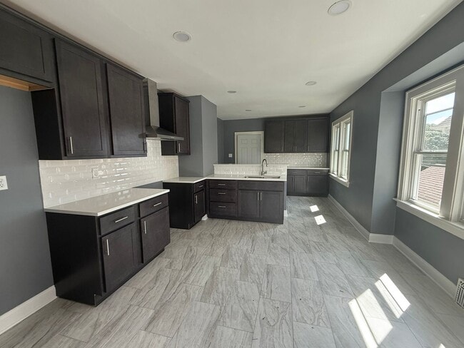 Building Photo - 1206 N 46th St Unit JNF 1208 Rental