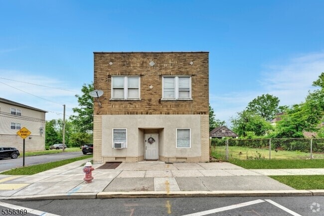 Building Photo - 1501 S Wood Ave Unit 1B Rental