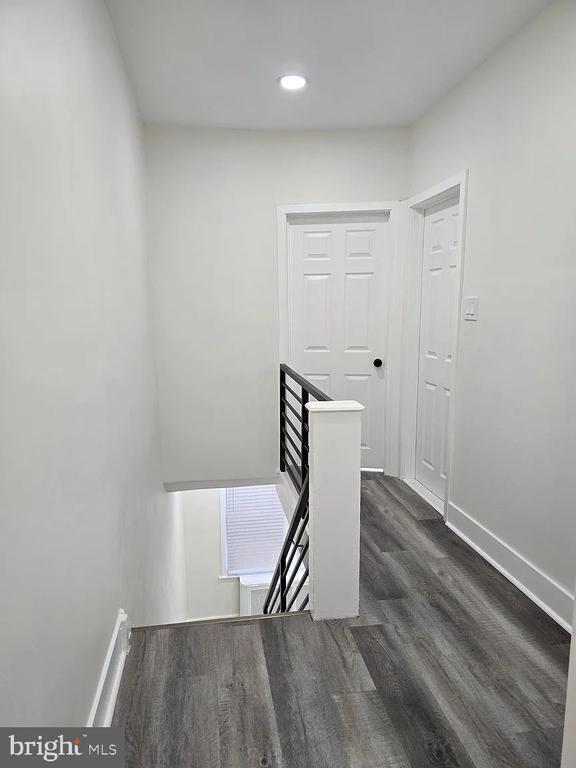 Photo - 962 Carver St