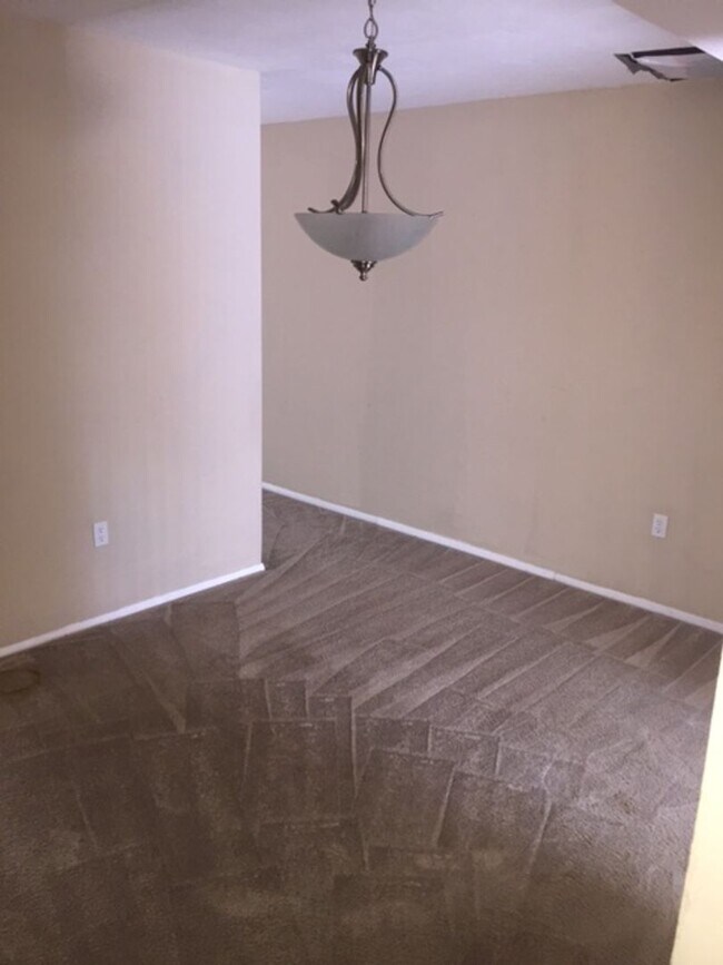 Call today and move in quickly before its ... House | University of ...