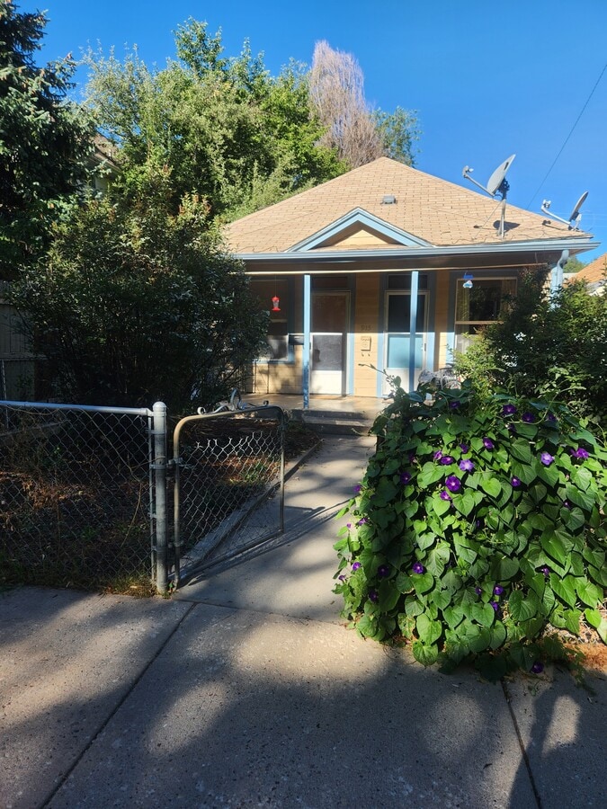 Photo - 915 Bennett Ave