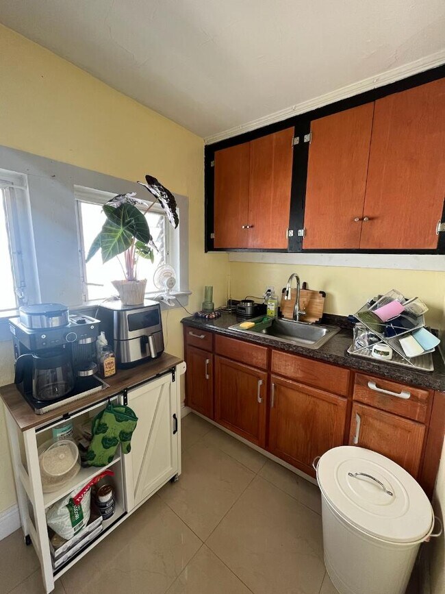 Photo - 1021 SW 5th St Unit 2