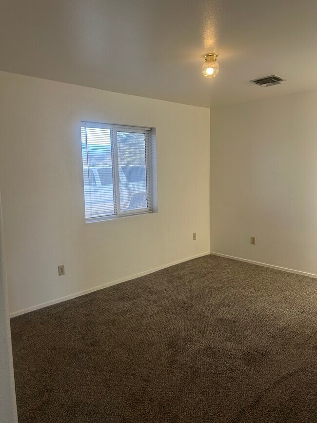 251 S Main St