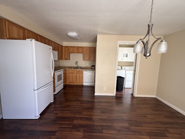 Photo - Adorable townhome in the desirable Woodside-Sparks community!