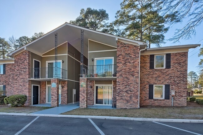 Photo - Lamplighter Apartments