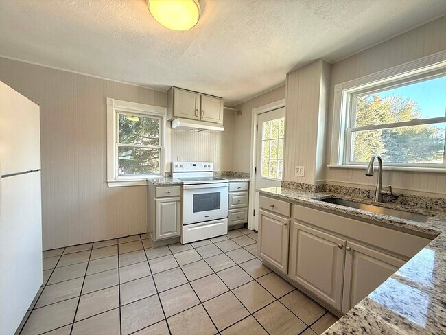 Photo - 141 Alexander Ave