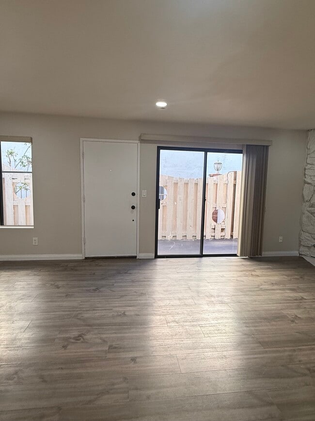 Photo - 10687 Wilkins Ave Unidad 1