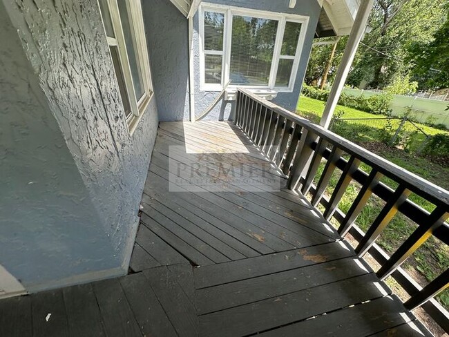 Photo - 1702 E 72nd St