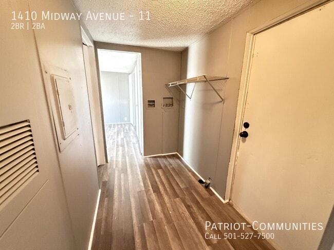 1410 Midway Ave
