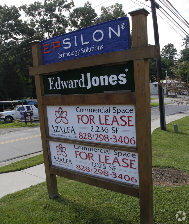 Photo - 2 Monticello Village Dr