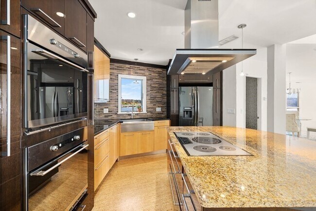 3 Pier 7 Unit 3