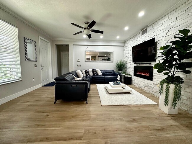 Photo - 4720 Mimosa Pl Unit 905