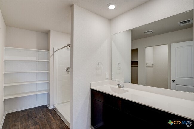 Building Photo - 121 Roanwood Dr Rental