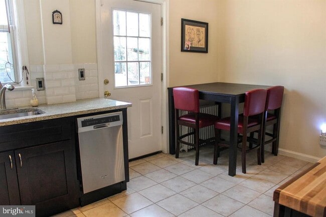 Photo - 3616 Kemper Rd