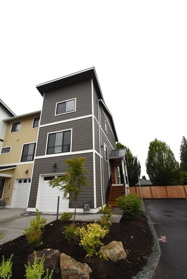 3Bd/3Ba Monroe Townhouse - 3Bd/3Ba Monroe Townhouse