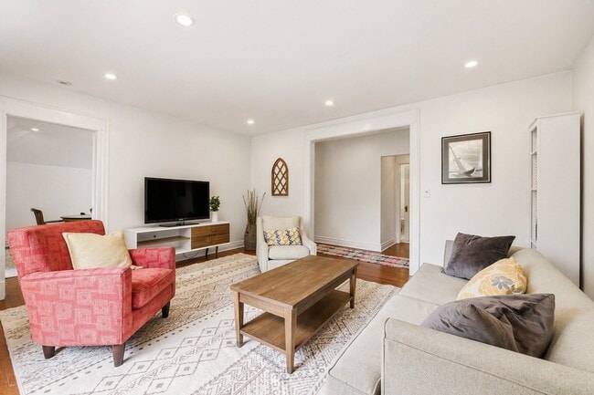 Photo - 235 Greenwood St