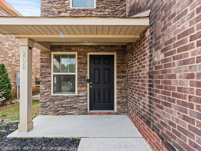 Photo - 208 Sedgewick Dr