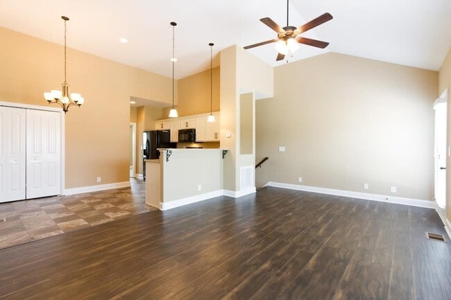 Photo - 155 Matheson Dr