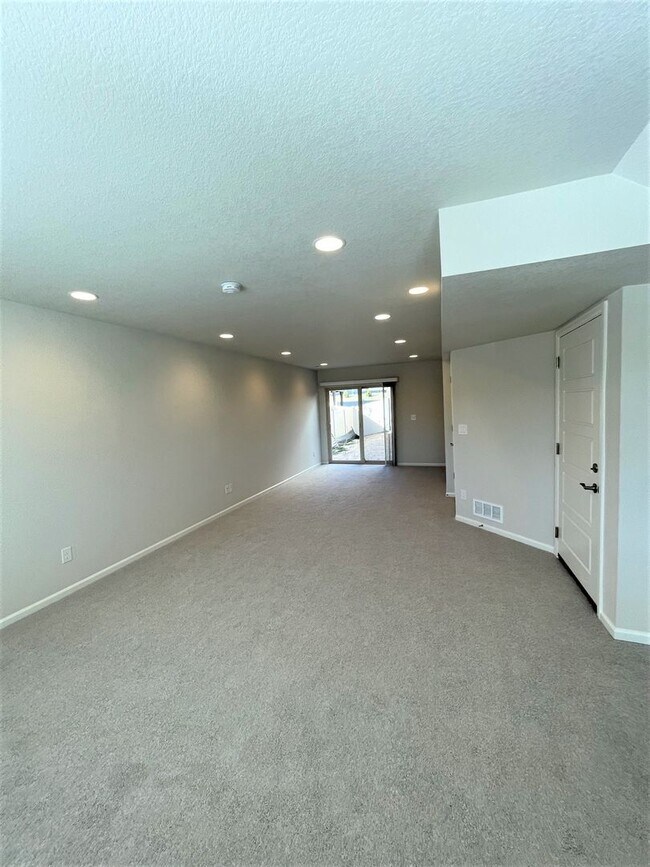 Photo - Beautiful 3 Bedroom Home for Rent on Callan Drive