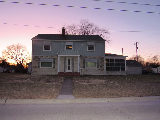 Photo - 1023 53rd St Apartment Unit Upper