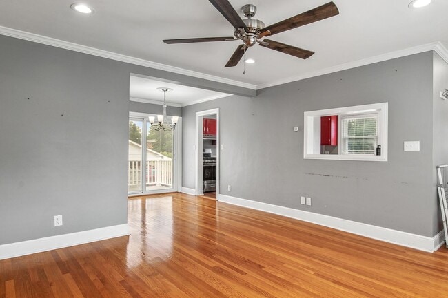 Photo - 3 Bed/2 Bath. Pet Friendly. Large Yard. No Security Deposit