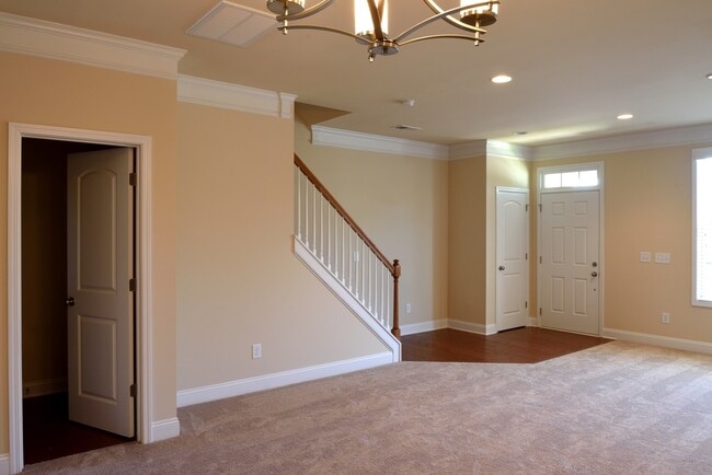 Building Photo - 237 E Waterlynn Rd Unit C