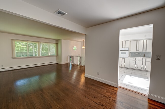 Photo - 26 Valleywood Rd