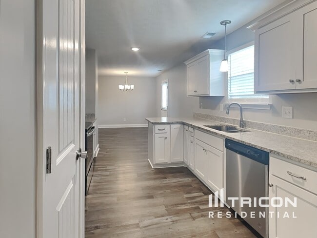 Photo - 1020 Berra Dr