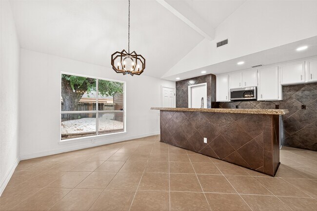 Photo - 8632 Maplecrest Dr