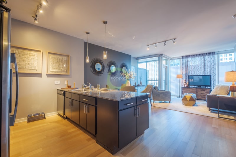 Photo - 153 W Kinzie St